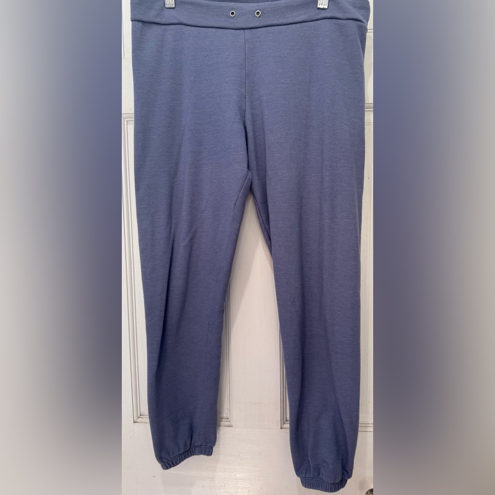 Me to We Joggers Women’s Size Small